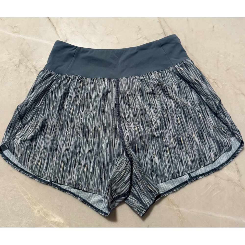 Spanx Get Moving Running Shorts Gray Abstract Streak Print Small Zipper Pocket